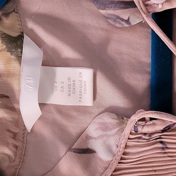 NEW H&M Conscious All Season Stunning Long Pleated Dress Size 2 - Picture 6 of 12